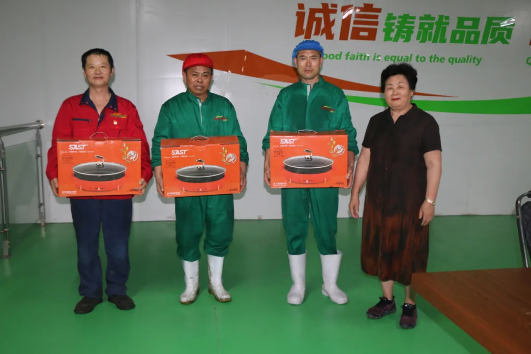 青岛收米直播食品有限公司八一建军节慰问活动